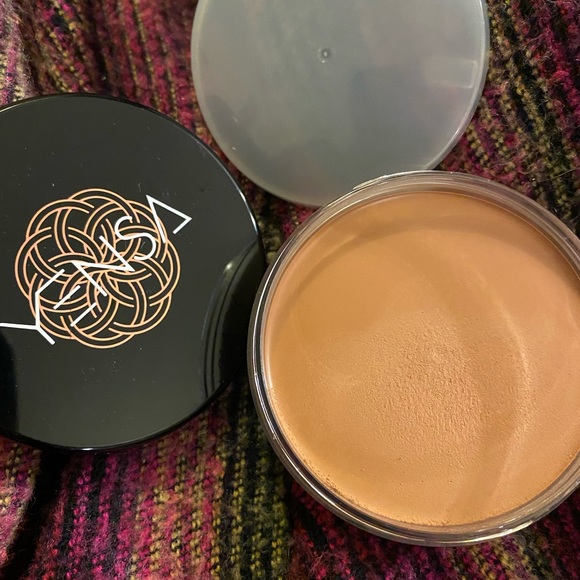 Yensa- Sunlit Glow Silk Bronzing Base with brush ☀️🐚☀️ swatched - Picture 15 of 16